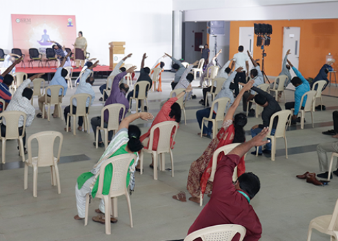 yoga4-2019-490x350_c